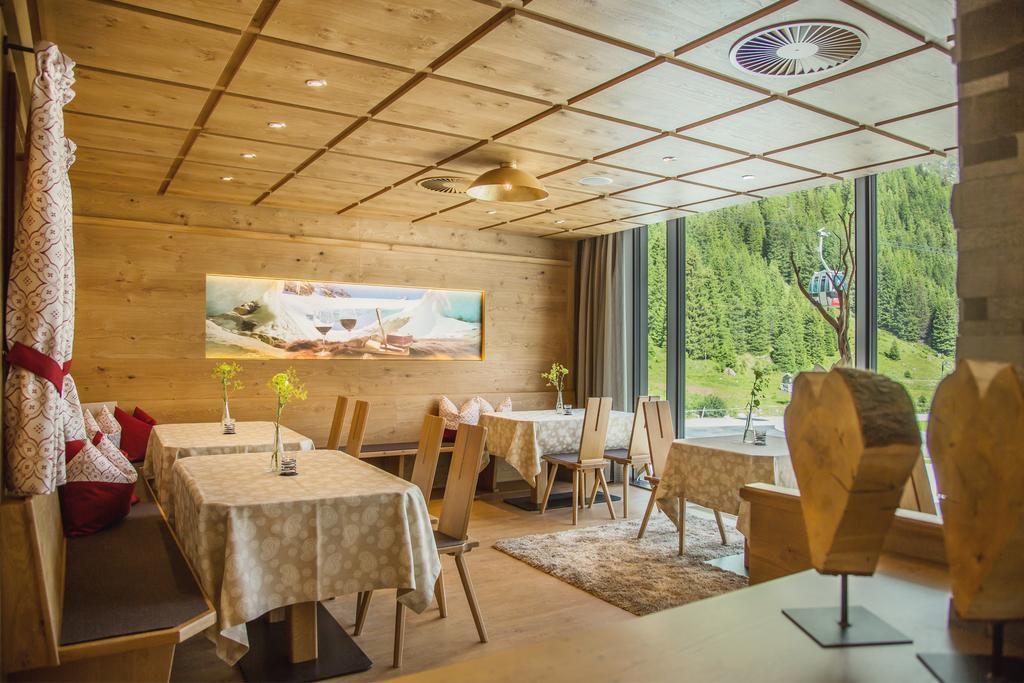 Hotel Vier Jahreszeiten 장크트 리온하드 임 피츠탈 외부 사진